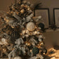 Künstlicher Weihnachtsbaum mit Schnee - Elsa, 300 cm, Kunstbaum von aplanta, in Grün weiß, für drinnen