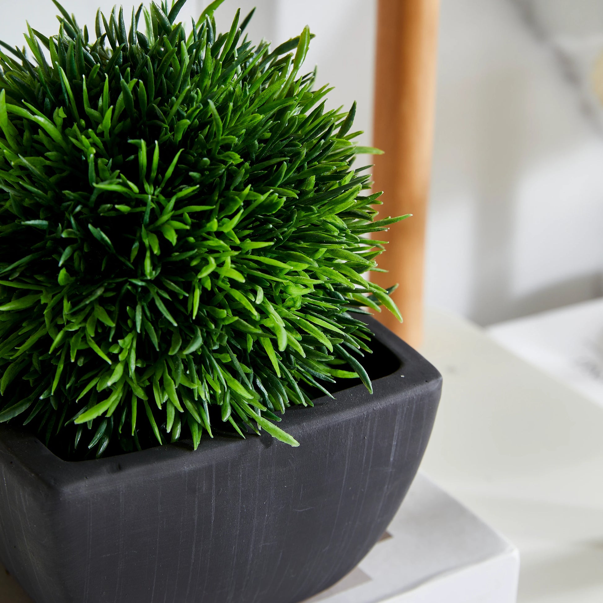Künstlicher Grasball - Sibylla, 21 cm, Kunstpflanze von aplanta, in Grün, für drinnen