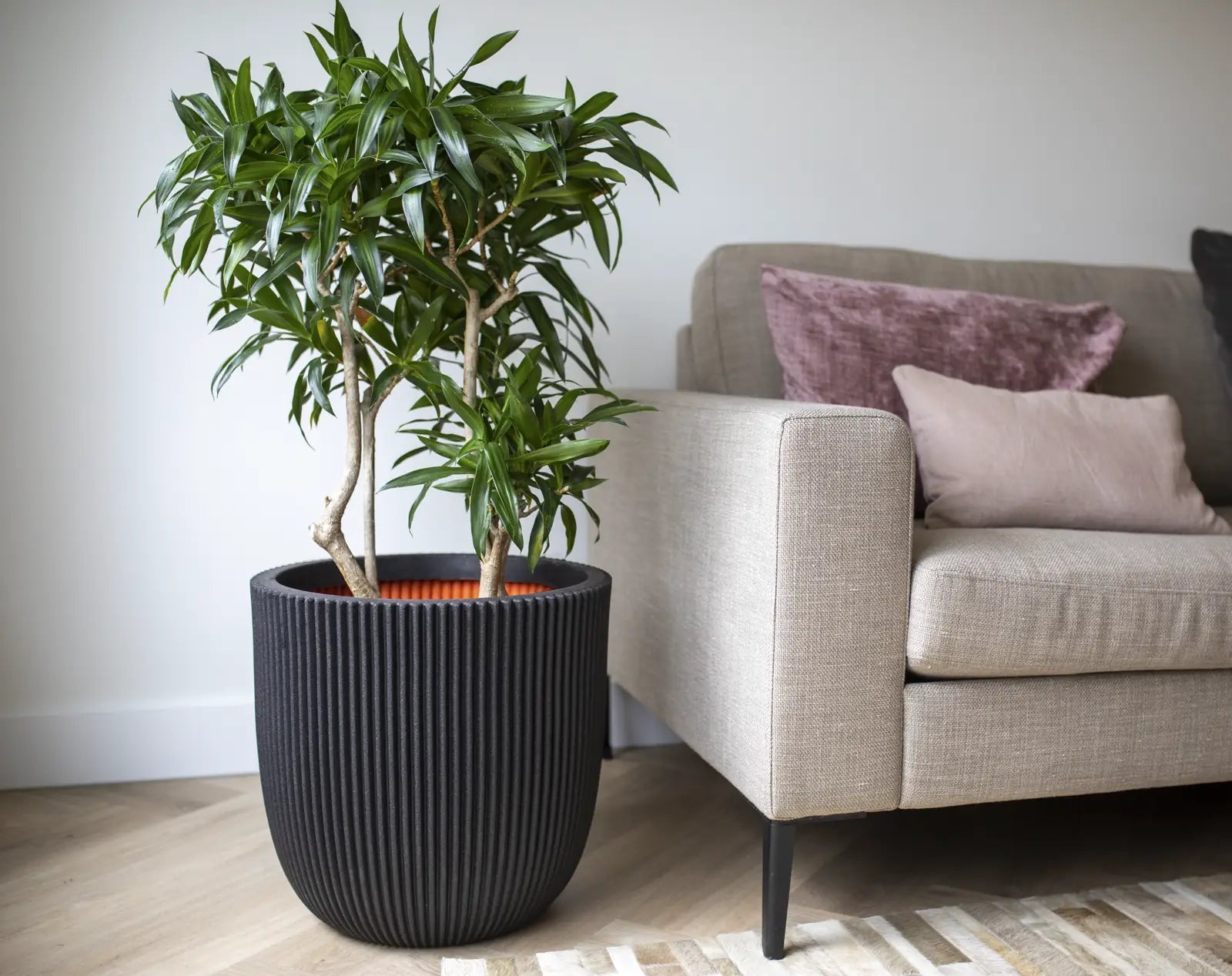 Blumentopf Kugel Groove schwarz | 43x41 cm