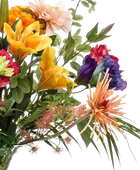 Künstlicher Blumenstrauß - Ophelia auf transparentem Hintergrund, als Ausschnitt fotografiert, damit die Details der Kunstpflanze bzw. des Kunstbaums noch deutlicher zu erkennen sind.
