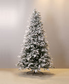 Künstlicher Weihnachtsbaum - Eva | 240 cm, mit Schnee